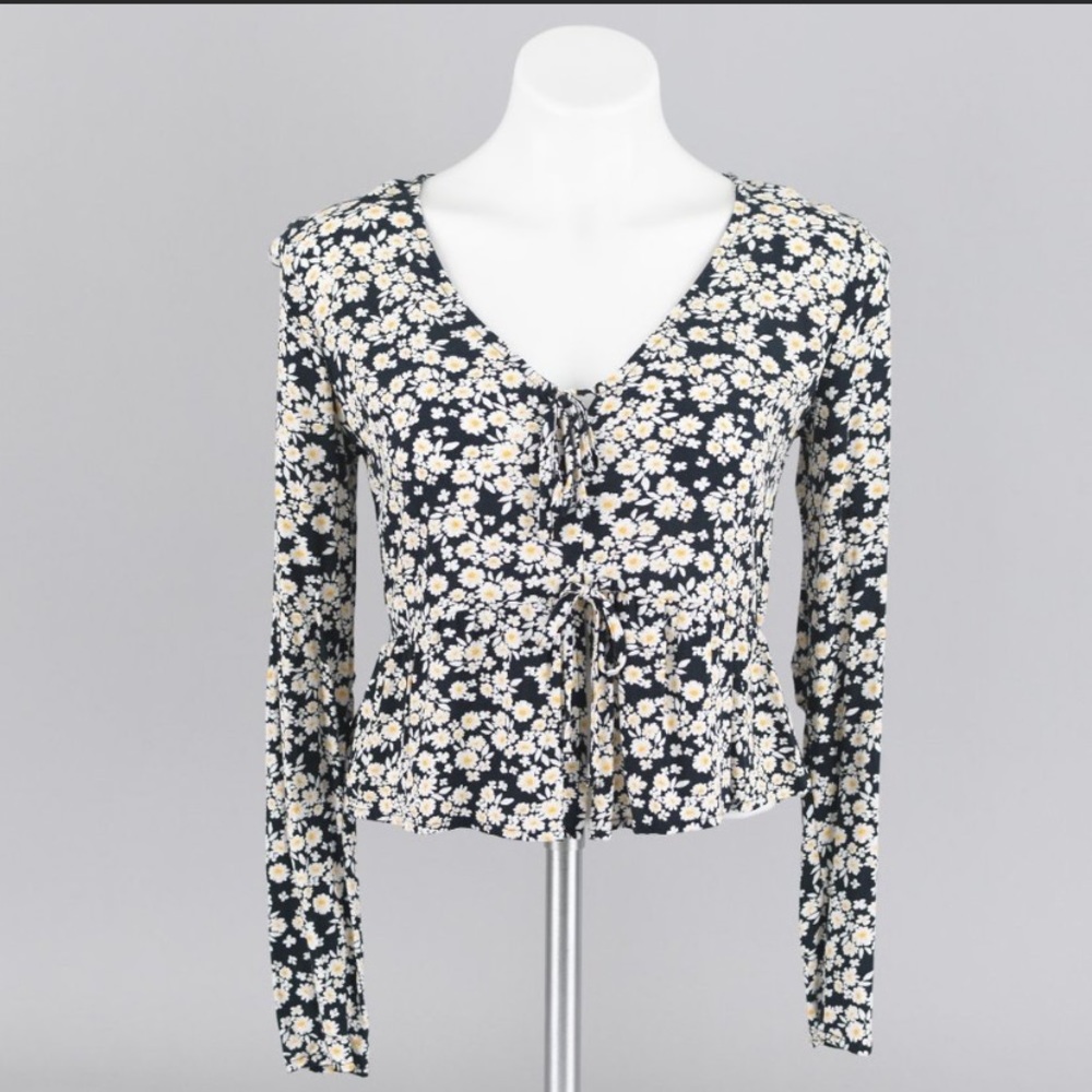 Daisy Print Tie Front Top